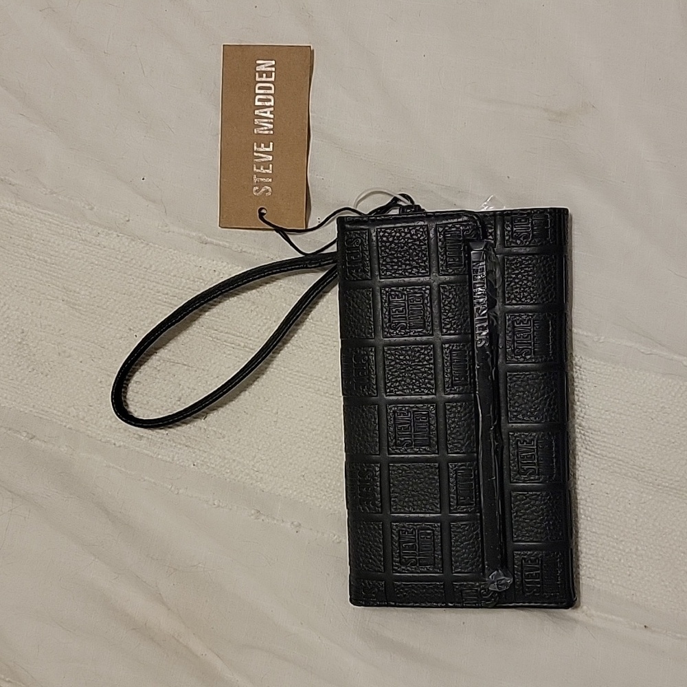 Steve Madden Wristlet